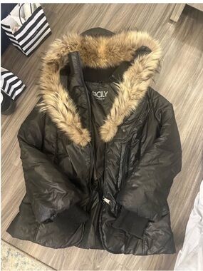 Black Fur Trim Puffer Coat - Women